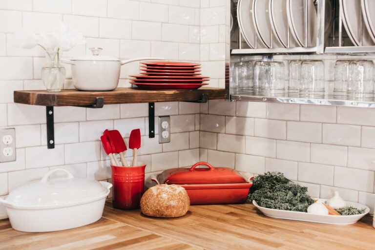 How to Choose the Right Cookware for Your Kitchen Needs